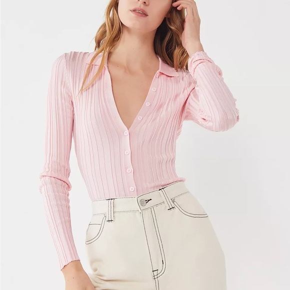 Urban Outfitters Reagan Collared Button-Down Sweater in Rose - Picture 4 of 4